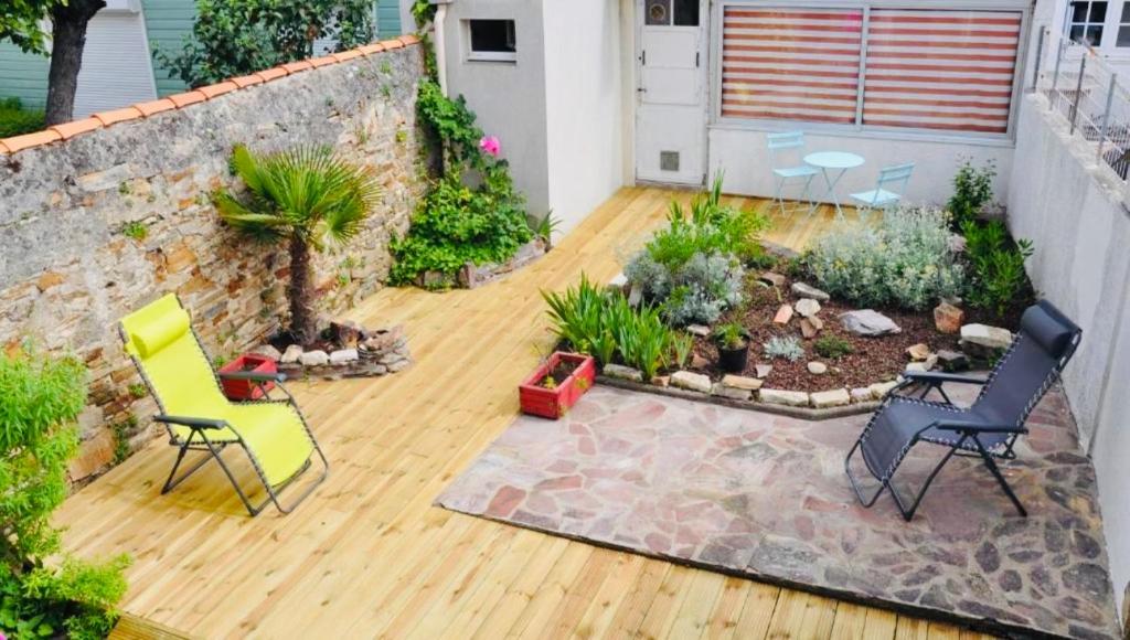 Maison centre-ville avec cour privée, plage à pied - 2