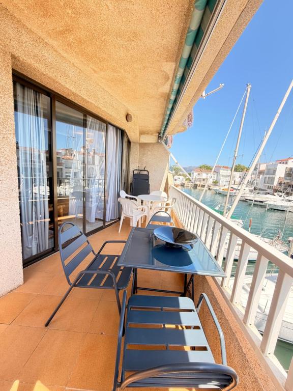 Spacious apartment 5 minutes from the beach - 1