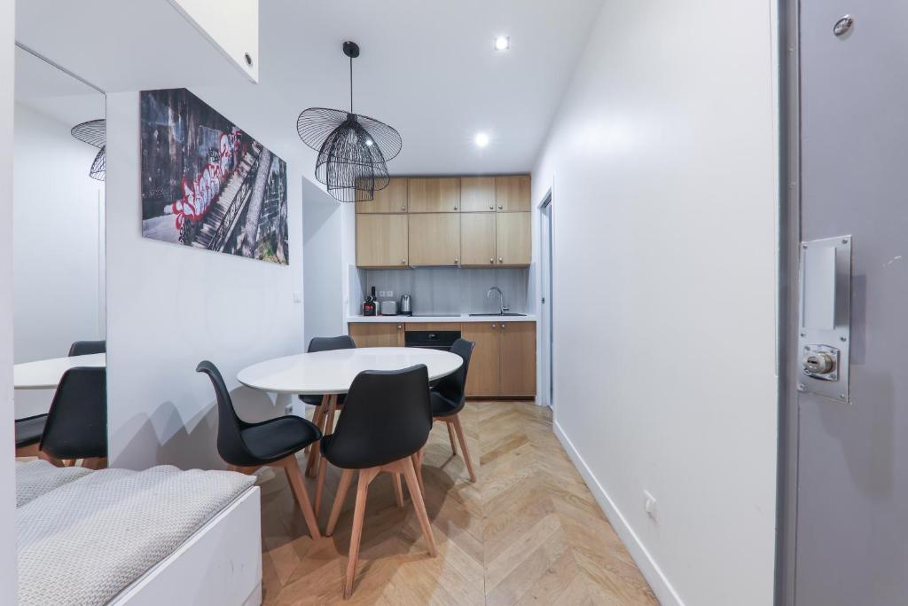 4-Star Apartment for 4, 10 mn from Champs-Élysées - 1
