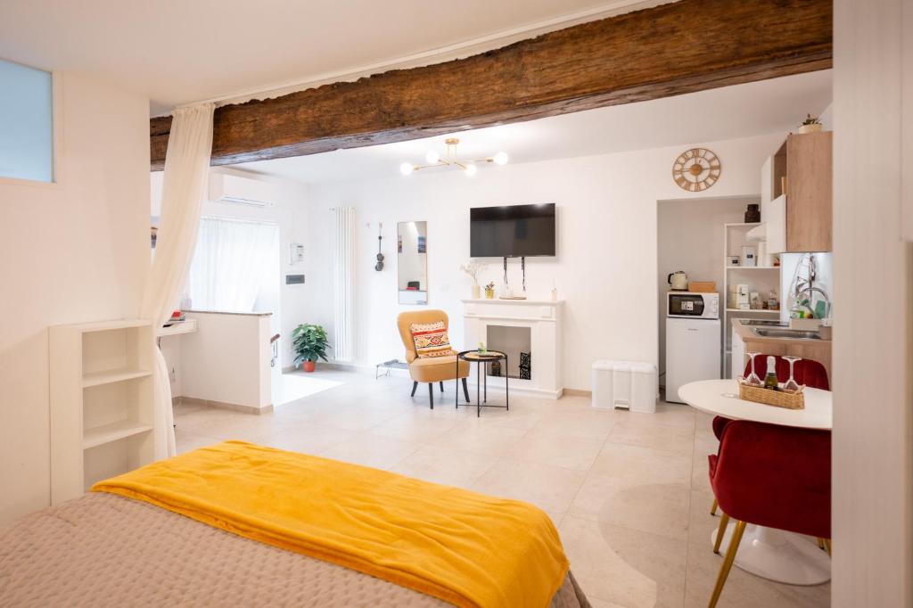 Piave suite | Modern studio con balcone in corte storica - 3