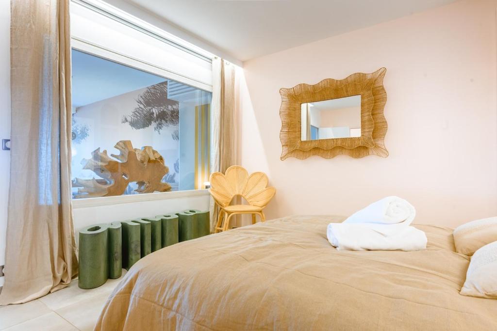 Architect's Apartment, Sea View - 4