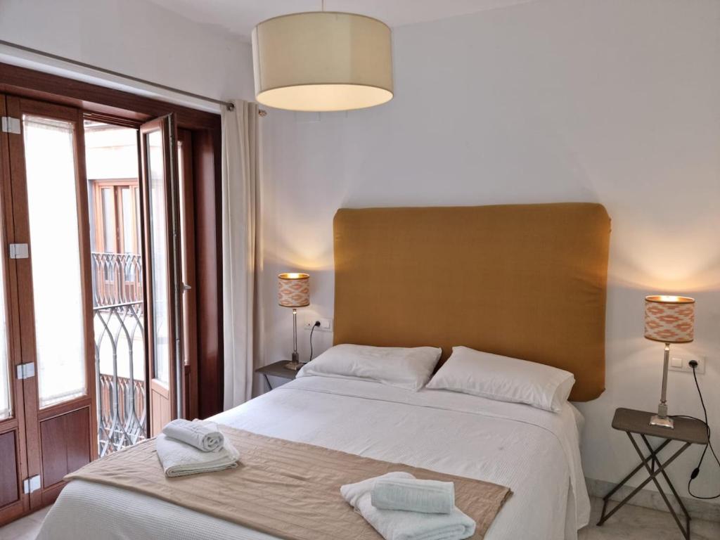Apartamento Premium con Terraza Privada en la Mejor Zona de Sevilla - 1