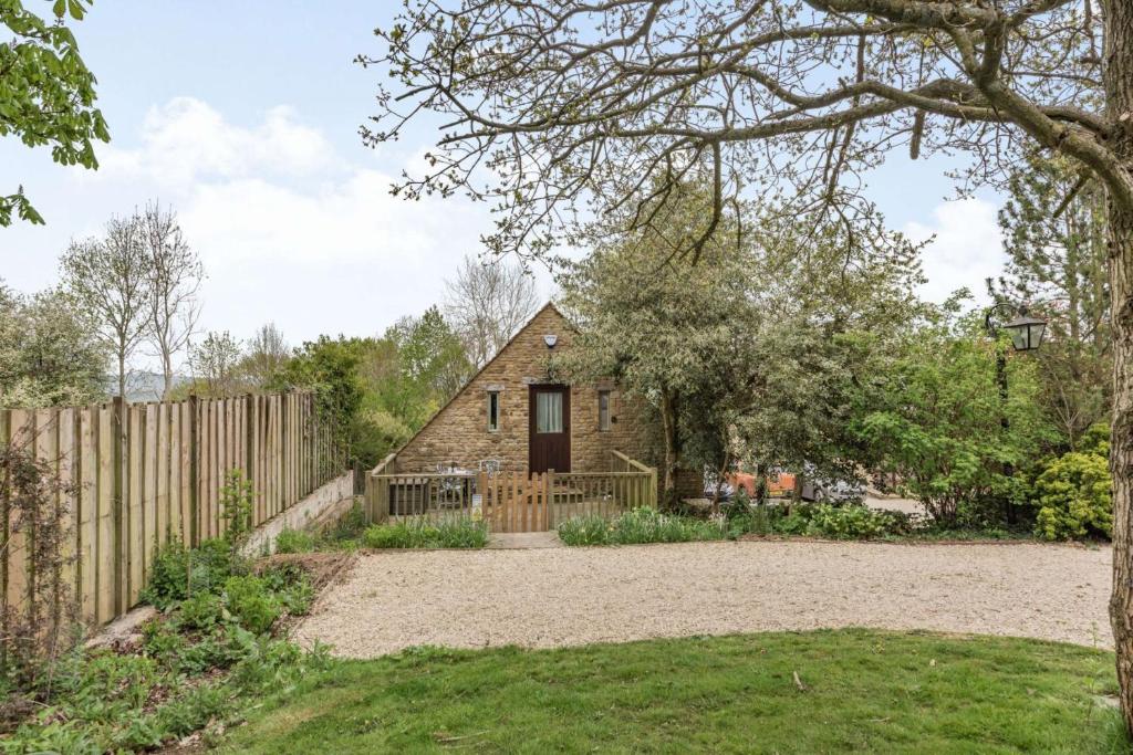 Rainbow Barns exterior - pet-friendly barn in Bourton-on-the-Water