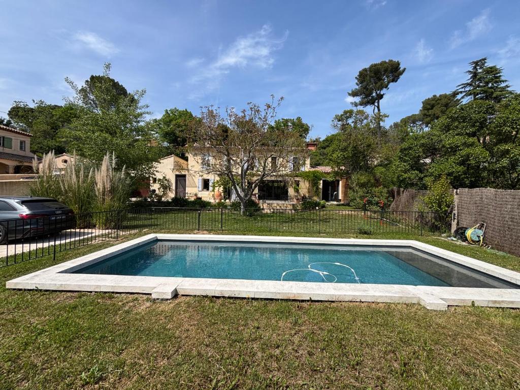 Bastide familiale avec piscine proche centre d'Aix - 1