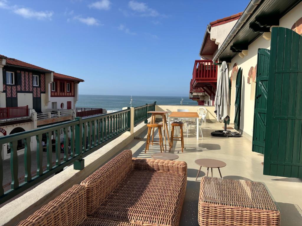 Le Coolin Loft, Vue et Acces directe à la plage, immense terrasse, place des landais Hossegor, quartier très animé, idéal pour un séjour entre amis - 2