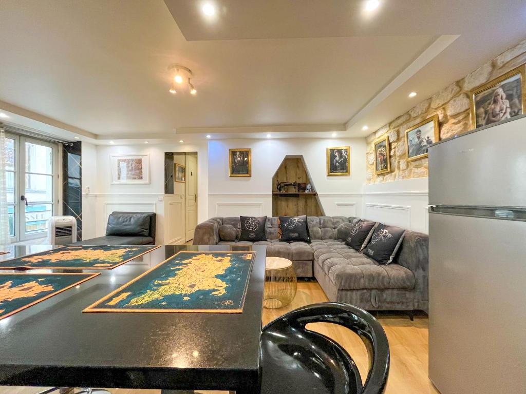 UrbanFlat 42 - Amazing Game of Thrones Flat in Paris - 2