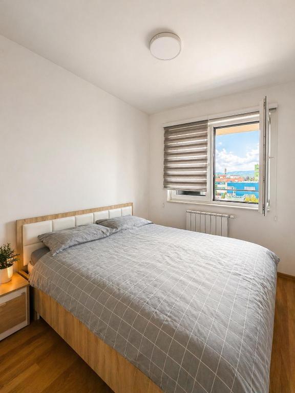 Modern Two Bedroom Apartment Bulevar Sarajevo Private Garage - 2