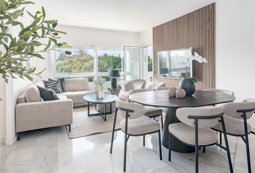 Beach front apartment in Puerto Banus - 4