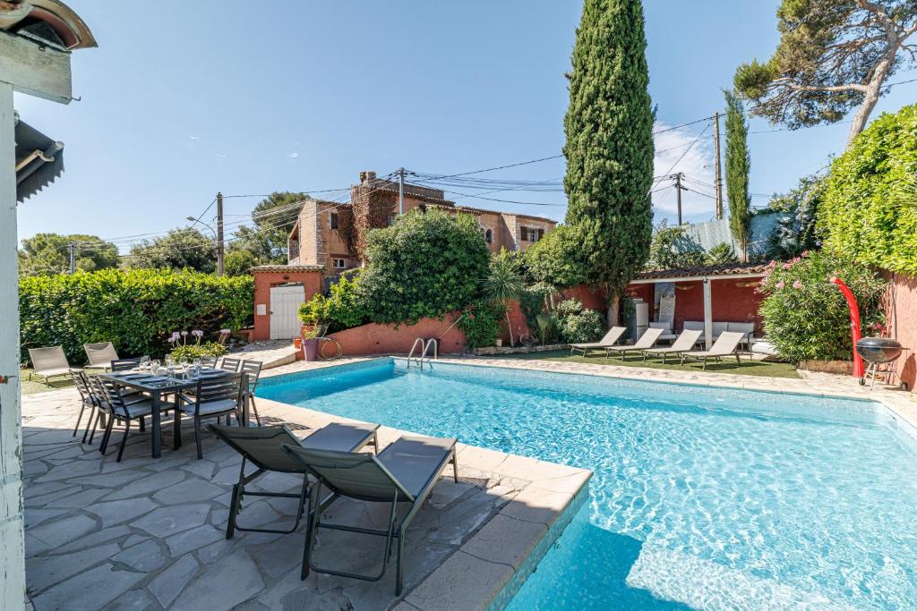 Villa 5 BDR - Swimmingpool - AC - Parking - 3