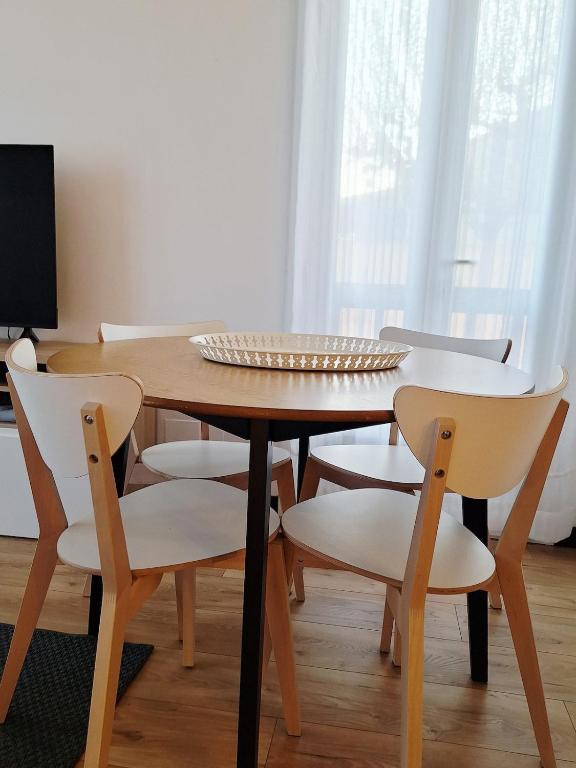 Le Clémenceau- 6pers - Plage 200m, Clim, PKG privé - 3