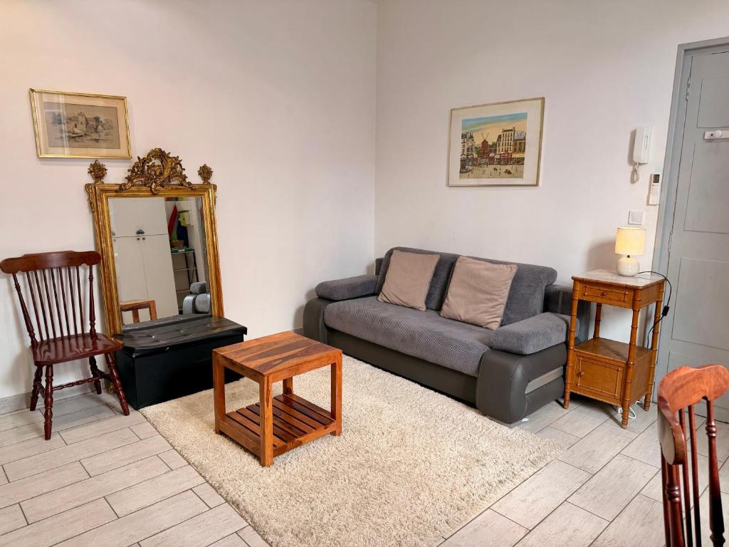 5 SADE - Apartment in Antibes old town - 2