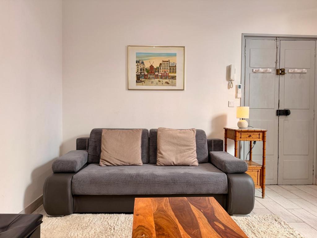 5 SADE - Apartment in Antibes old town - 3