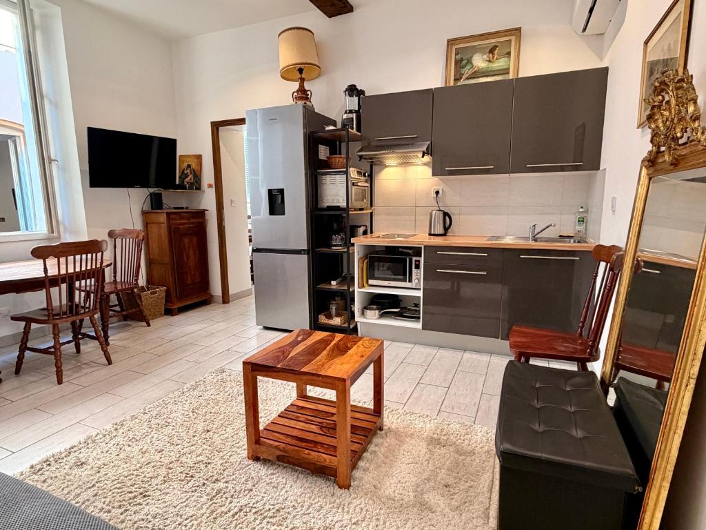 5 SADE - Apartment in Antibes old town - 5