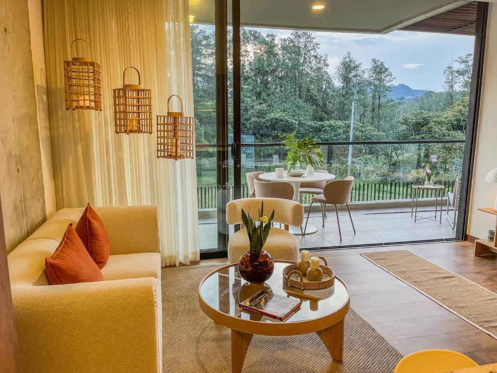 Premium Oriente Antioqueño Escape: Luxury & Views - 2
