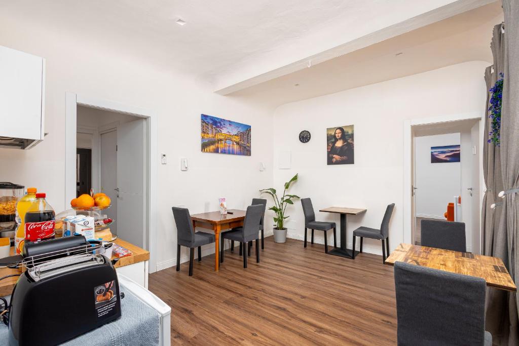 Annetta's House - 5