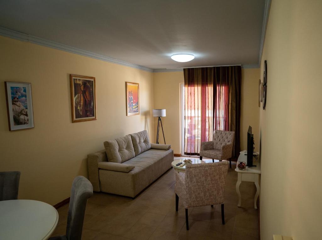 One Bedroom Apartment near Bečići Beach - 4