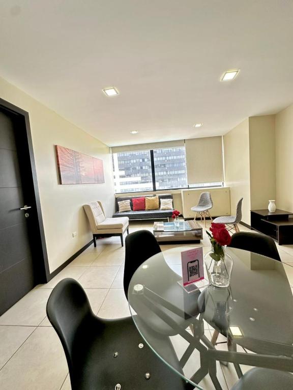 Apartamento, Torres Bellini, Puerto Santa Ana, 2 dormitorios, parqueo, vista al río - 1