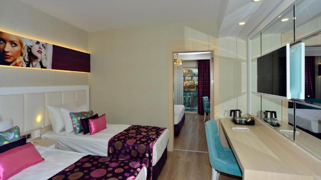 Azura Deluxe Resort & Spa - Ultra All Inclusive — Hotel rooms in Avsallar