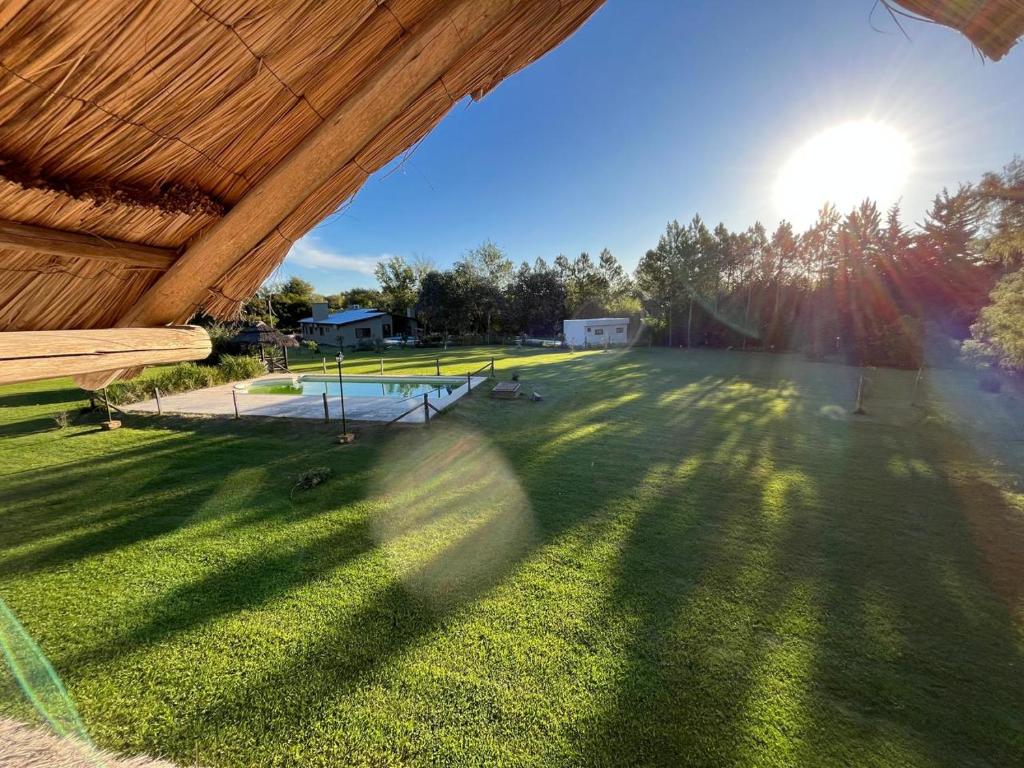 Casa quinta con enorme parque, parrilla, hogar, piscina a 1 hora de CABA - 5