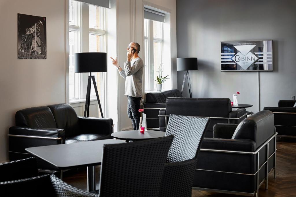 Shared lounge/TV area