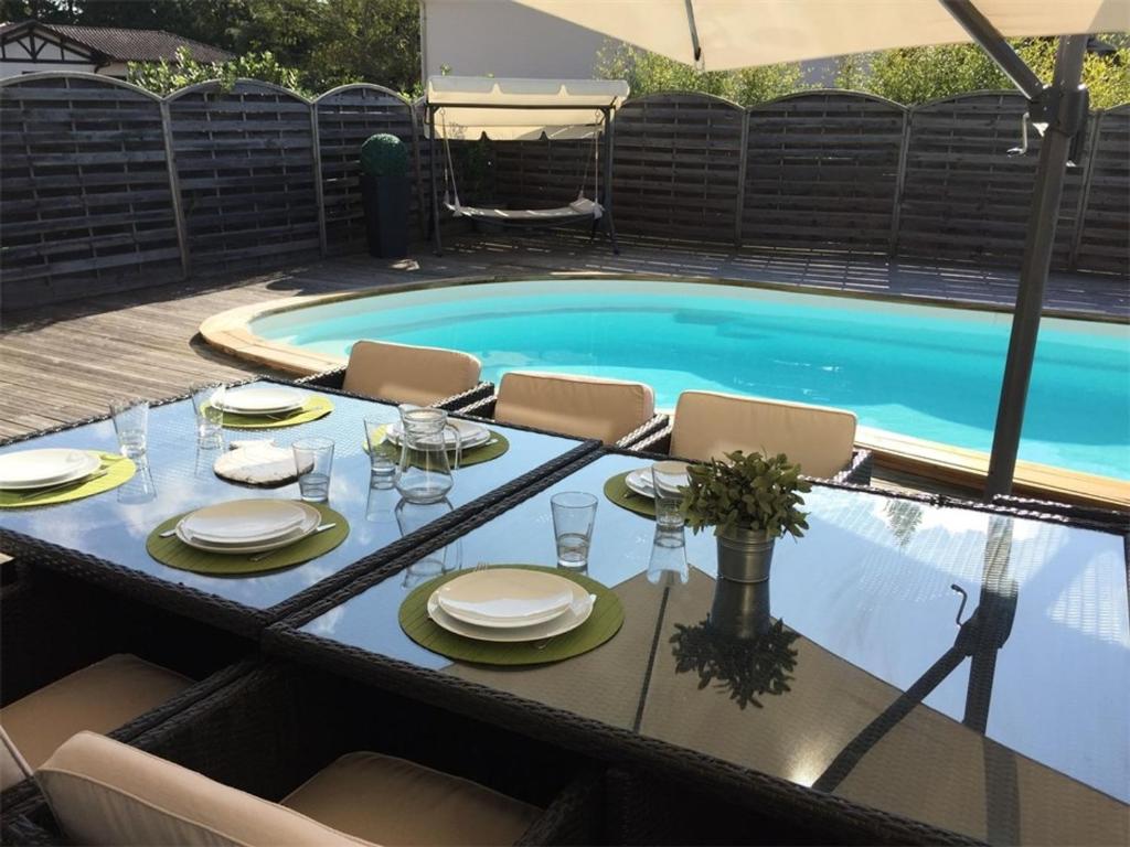 Villa avec piscine chauffée - 8 pers. - FR-1-878-35 - 3