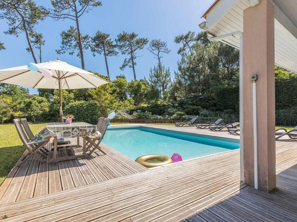 Villa avec piscine - 10 pers. - FR-1-878-61 - 4