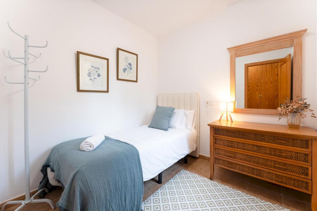 Cosy 2 Bed set in a quiet street of Los Boliches - Pass the Keys - 3