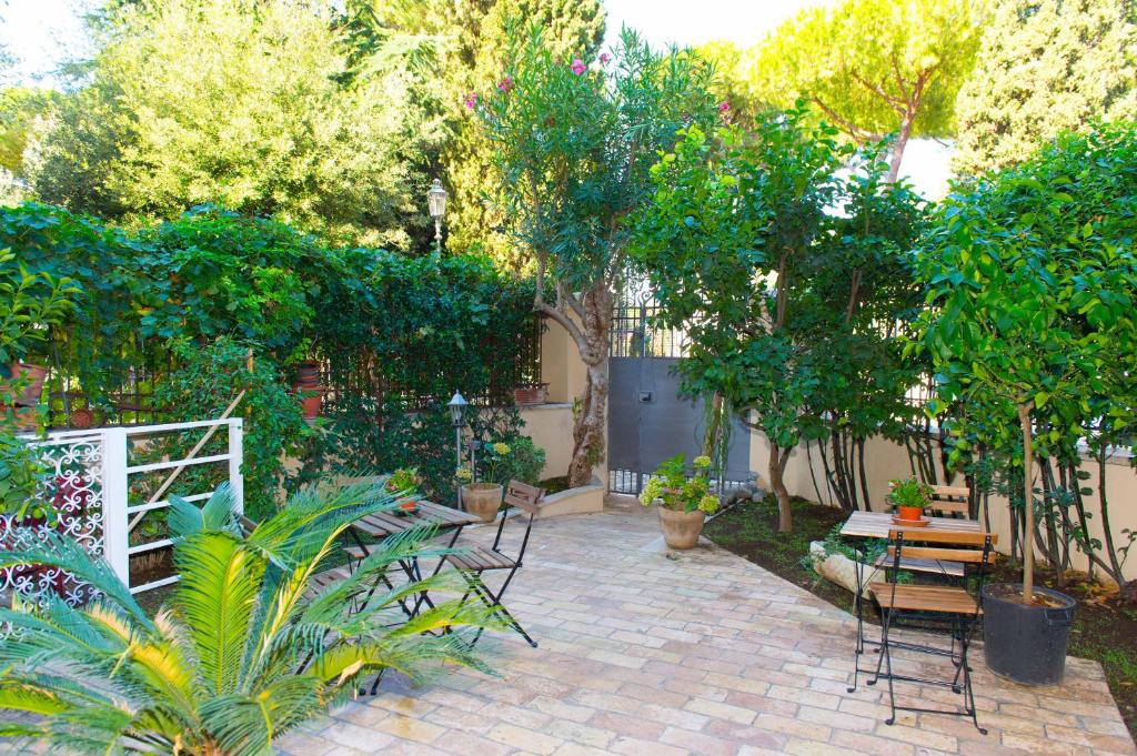 B&amp;B Domus Aurea — Hotel in Rome