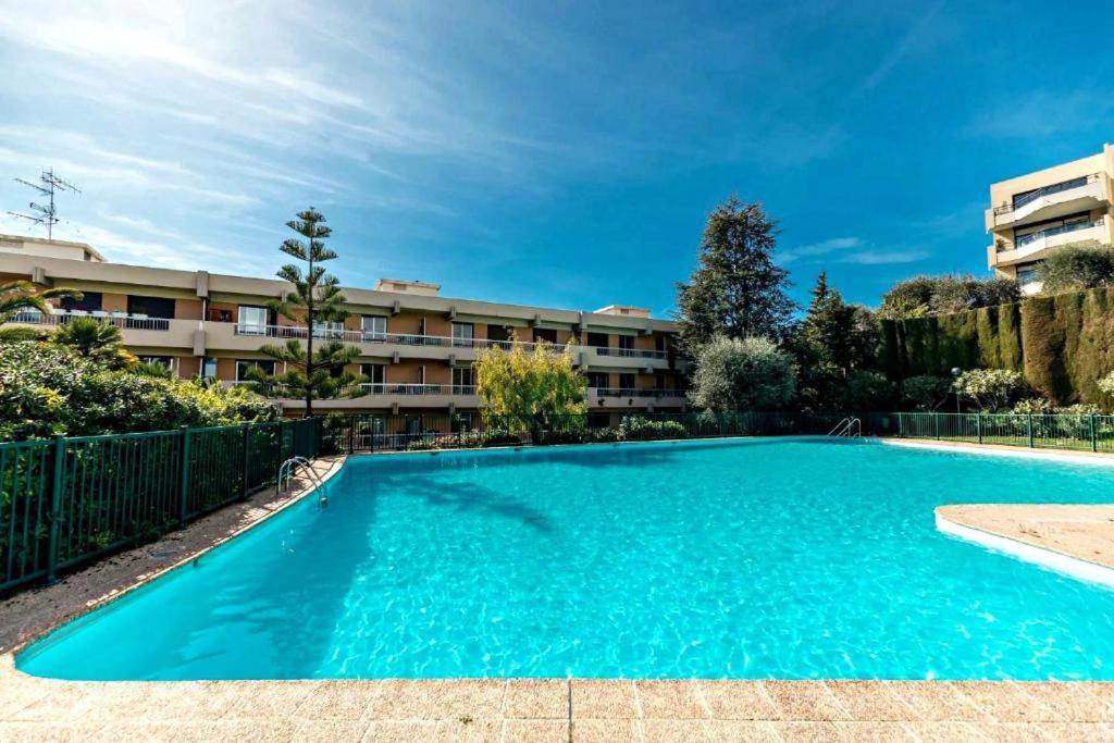 Proche de la mer résidence sécurisée avec piscine - 1