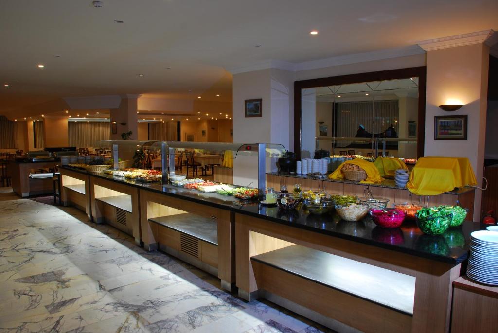 Tuntas Beach Hotel - All Inclusive — Restaurant & bars in Didim, Aydin