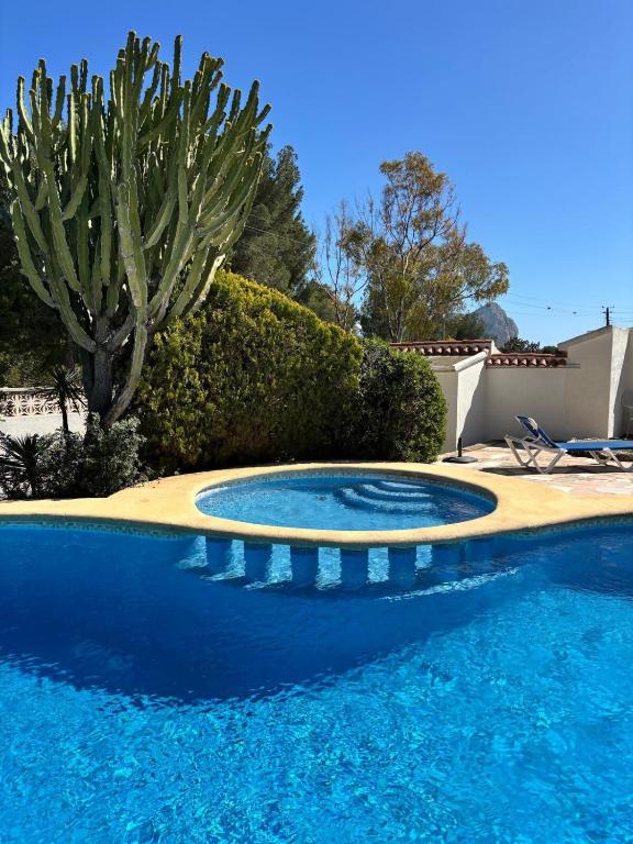 Apartamento con jardín, piscina y parking - 1