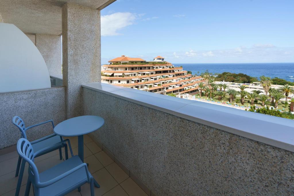 Alua Tenerife — Hotel building in Puerto de la Cruz, Canary Islands
