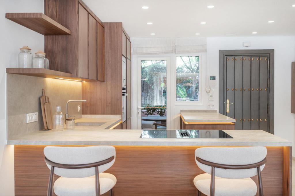 Luxury 4-Bedroom Villa Puente Romano Golden Mile - 2