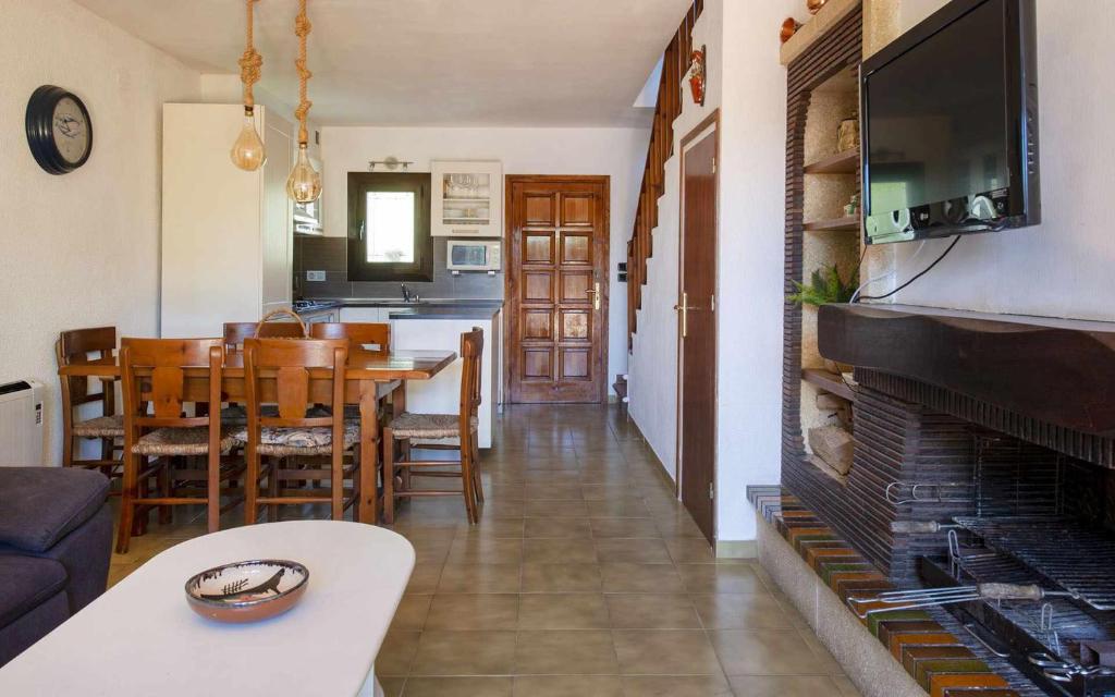 Casa Blanca 19 – Piscina, BBQ y Wifi (5 pax) - 4