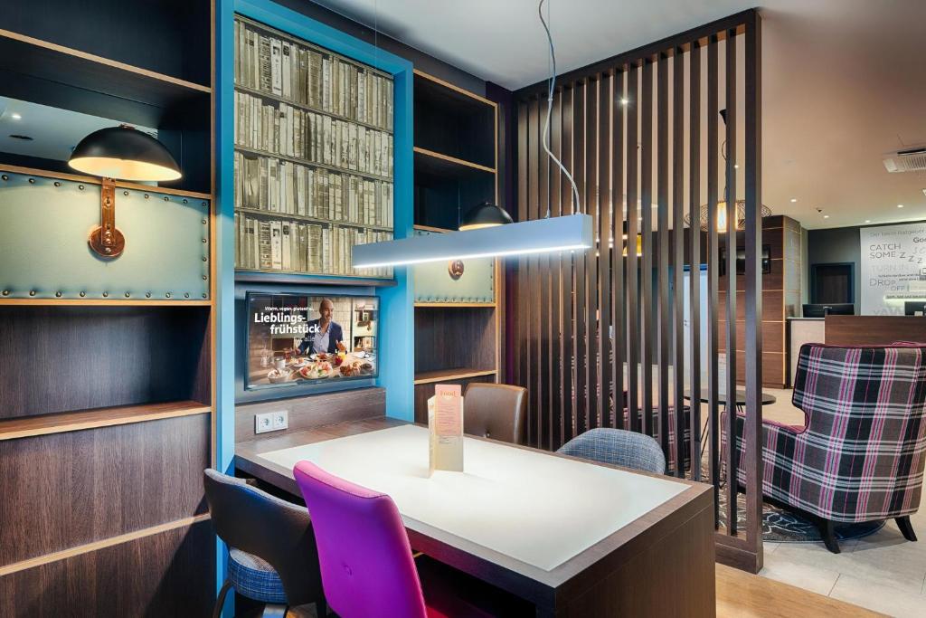Premier Inn Köln City Centre