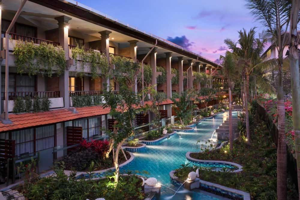 Swimming pool, Bali Dynasty Resort in Bali