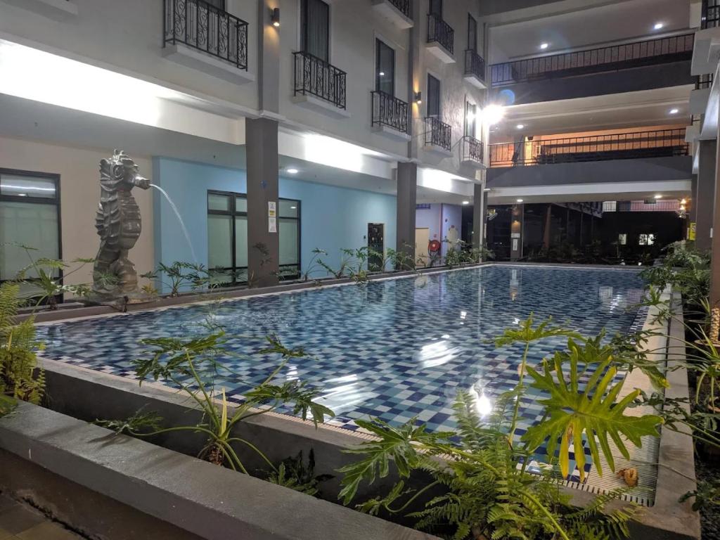 Swimming pool