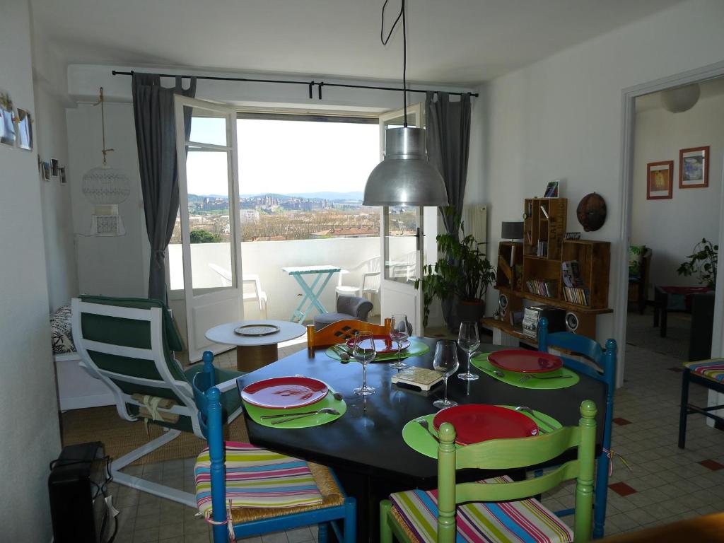 Un balcon sur la Cité médiévale, appartement deux chambres, calme et lumineux - 4