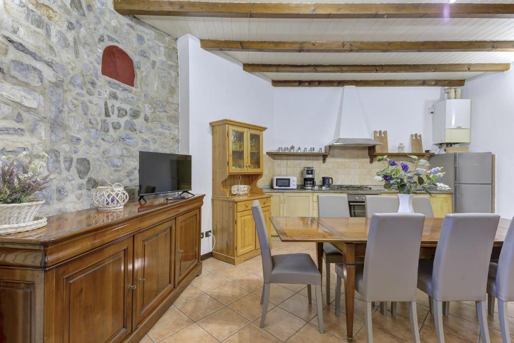 Argegno Vintage by Wonderful Italy - 4