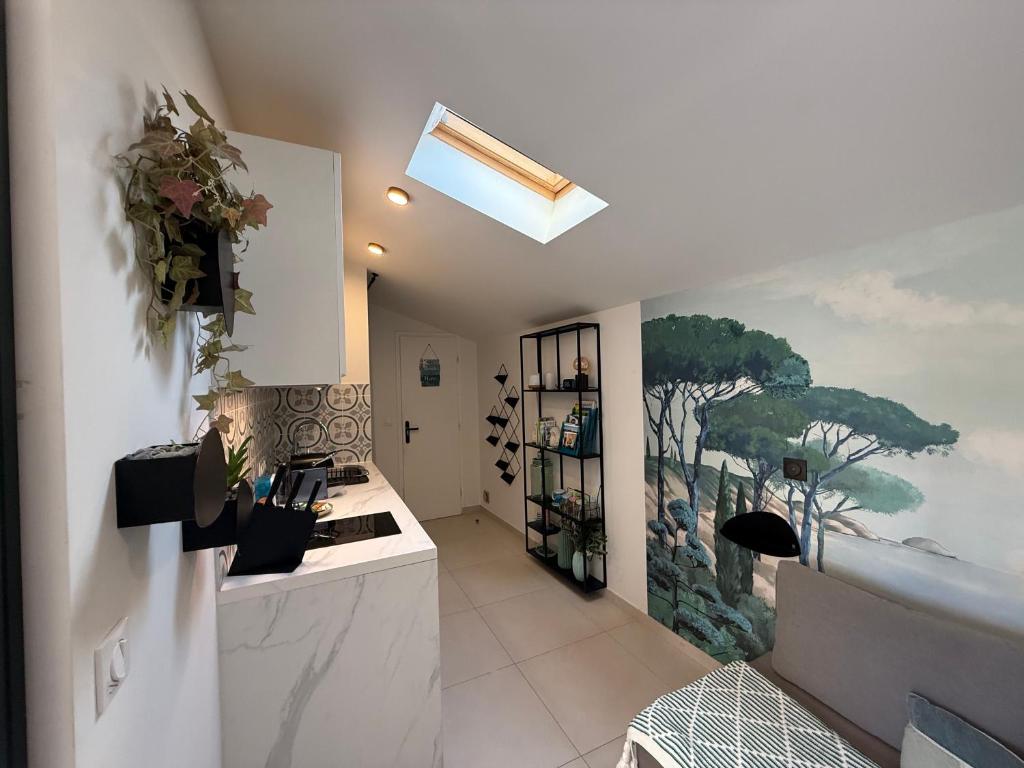 Coastal Gem - Private Parking & Air Conditioning - 4