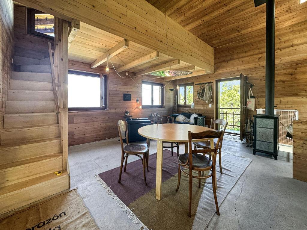 Alpine Nest Chalet, Stunning Mountain Views - 4