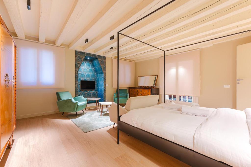 Elegant Residence in the Authentic Charm of Castello - 4
