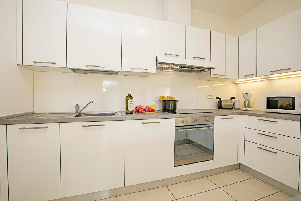Torbole Relax, Pool & Balcony Apartment - 4