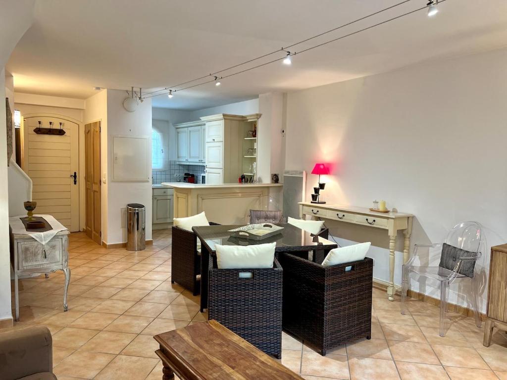 Maison Pont Royal l 6 pers l Pisc l Jardin l Golf - 5