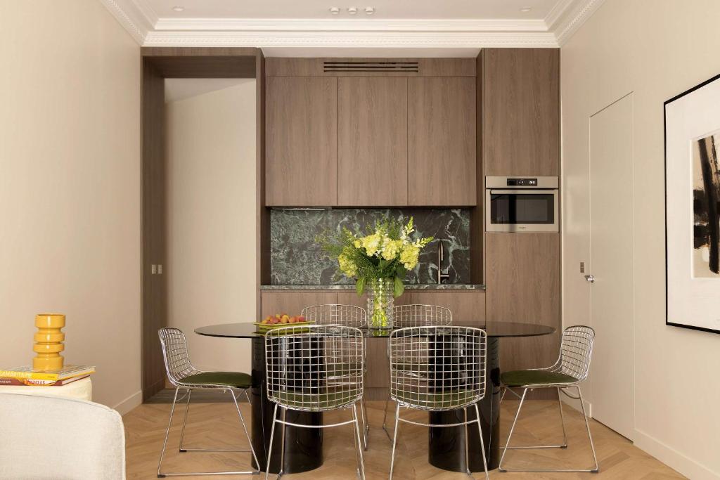 Harmony Collection III 3BR Suite 6P Opera Grevin - 2