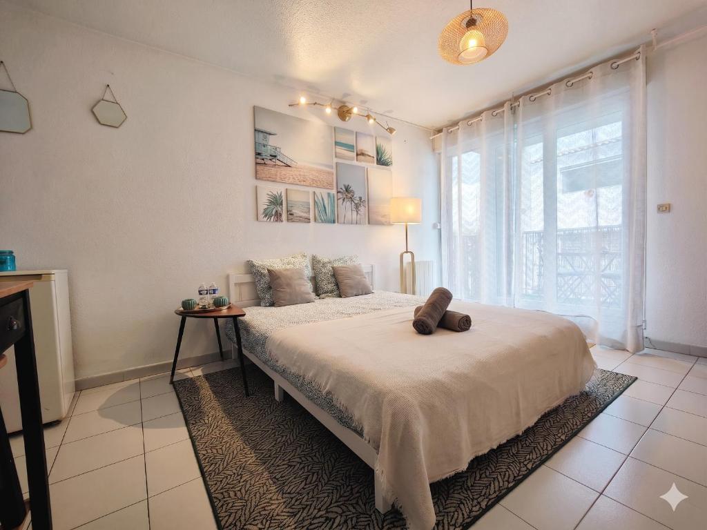 Airkeys Le Galice - Idéal Couple en Escapade Aix Culture & Détente - Terrasse Privée - Calme - Parking GRATUIT - Bastide Cézanne en face - Centre Aix 15min à pied - WIFI HD - Climatisation - 2