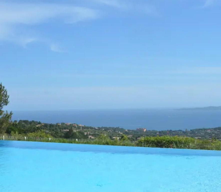 Appartement T3 , 4 personnes, 2 salles de bain , vue mer aux Issambres - 1