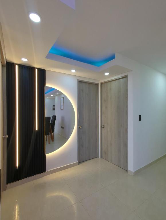 18th-Floor Apartment with a View, 3 Bedrooms, Near the Airport - 4