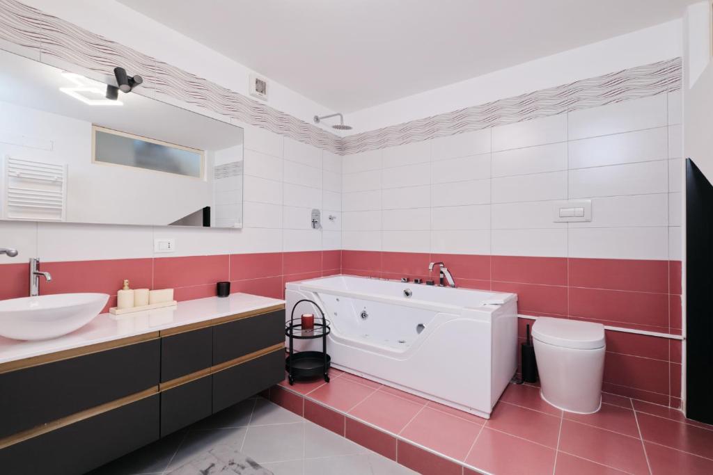Suite Pordoi Loft di Design con Jacuzzi By HÔTEA - 3