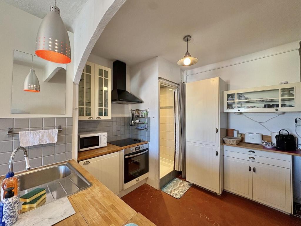 Appartement F1 plein centre de Saint-Raphaël, vue mer, 50m de la plage - 5